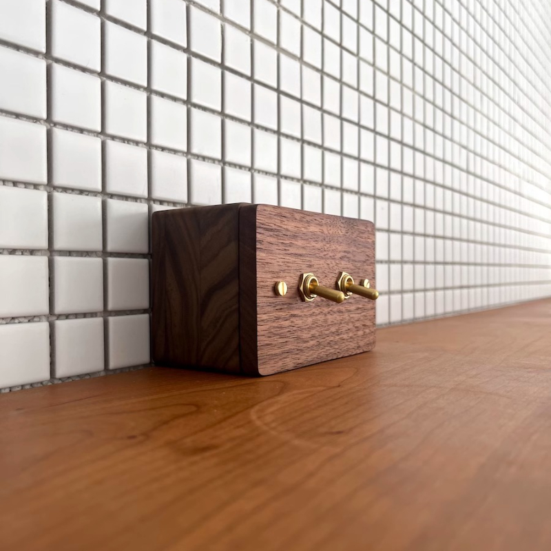 Surface Mounted Electrical Jun - огляд і ціна Home Decor Outlet